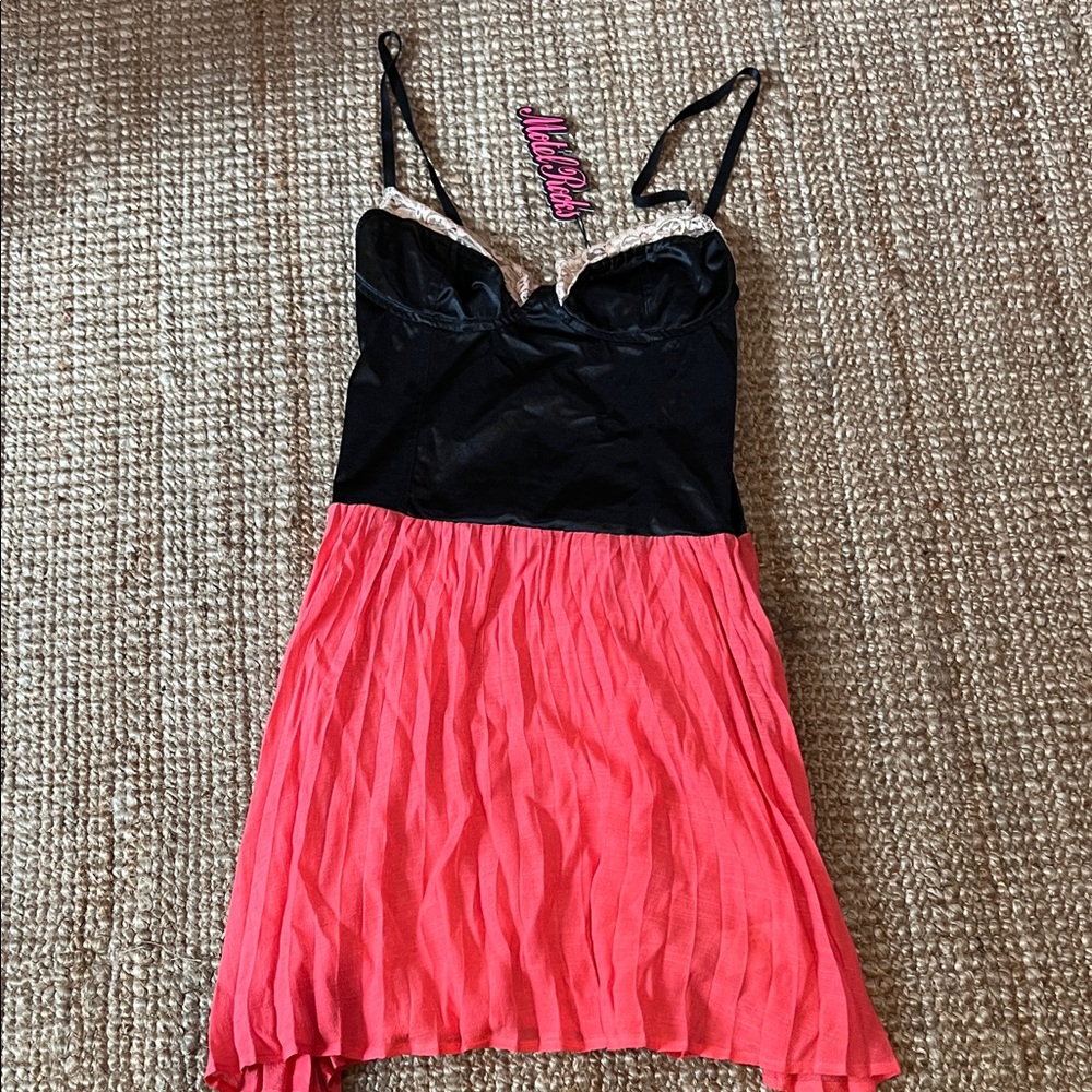 Motel Rocks Black Sand Lace Coral slip dress NWT size Large